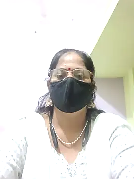 Snapshot of SEEMA_012 chatting on 05-15-26, 04:54 SEEMA 012 online show from 05-15-26, 04:54