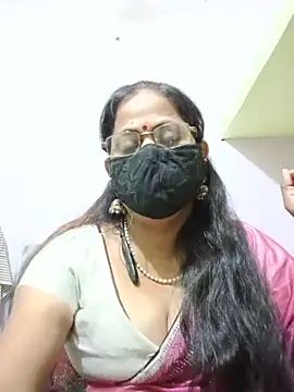 Snapshot of SEEMA_012 chatting on 05-21-26, 05:38 SEEMA 012 online show from 05-21-26, 05:38