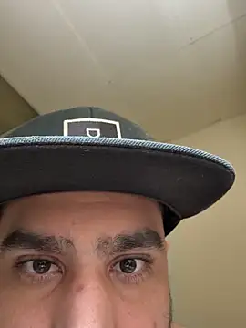 Snapshot of daddyking1013 chatting on 04-08-26, 03:52 daddyking1013 online show from 04-08-26, 03:52