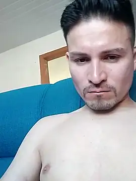 Snapshot of Joelcio19cm chatting on 05-05-26, 06:22 Joelcio19cm online show from 05-05-26, 06:22