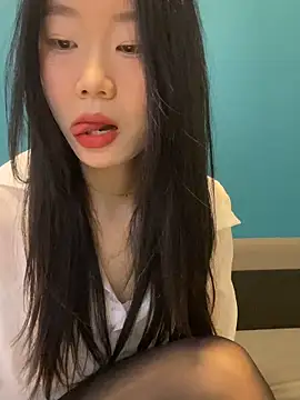 Snapshot of ZHJKS9988 chatting on 04-15-26, 02:06 ZHJKS9988 online show from 04-15-26, 02:06