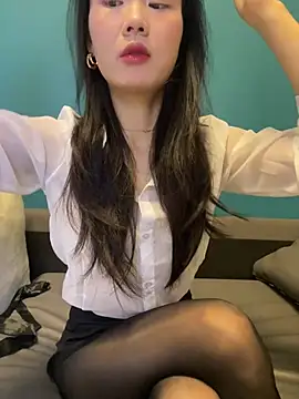 Snapshot of ZHJKS9988 chatting on 04-12-26, 01:53 ZHJKS9988 online show from 04-12-26, 01:53