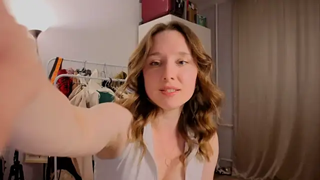 Snapshot of hunny_ines chatting on 05-22-26, 05:11 hunny ines online show from 05-22-26, 05:11