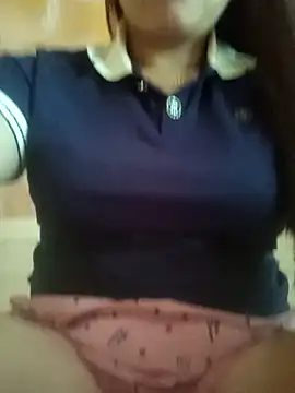 Snapshot of -Luni- chatting on 04-06-26, 07:09 -Luni- online show from 04-06-26, 07:09