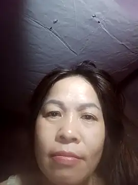 Snapshot of -Luni- chatting on 05-29-26, 09:54 -Luni- online show from 05-29-26, 09:54