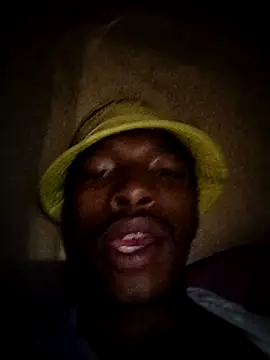 Snapshot of alphamale25 chatting on 04-05-26, 06:36 alphamale25 online show from 04-05-26, 06:36