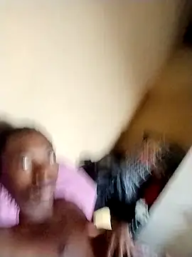 Snapshot of alphamale25 chatting on 04-05-26, 04:52 alphamale25 online show from 04-05-26, 04:52