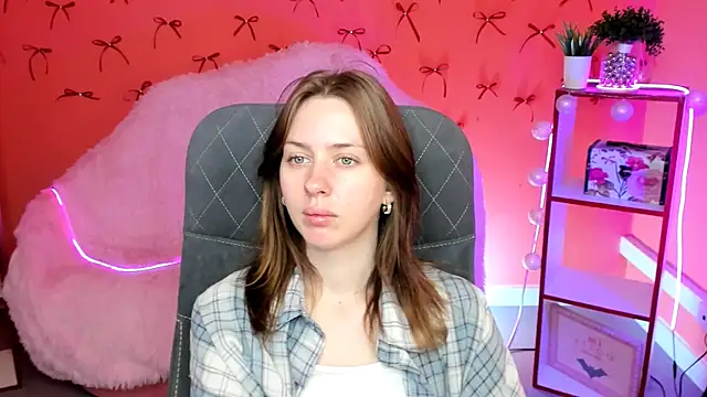 Snapshot of MeganClapp chatting on 05-09-26, 05:11 MeganClapp online show from 05-09-26, 05:11