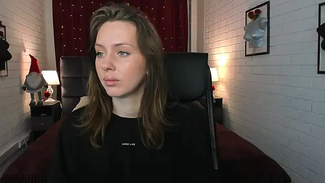 Snapshot of MeganClapp chatting on 04-22-26, 05:14 MeganClapp online show from 04-22-26, 05:14