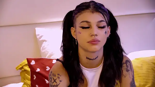 YasminnStorm online show from 05-26-26, 04:10