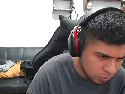 axellrz  online show from 04-03-26, 11:38