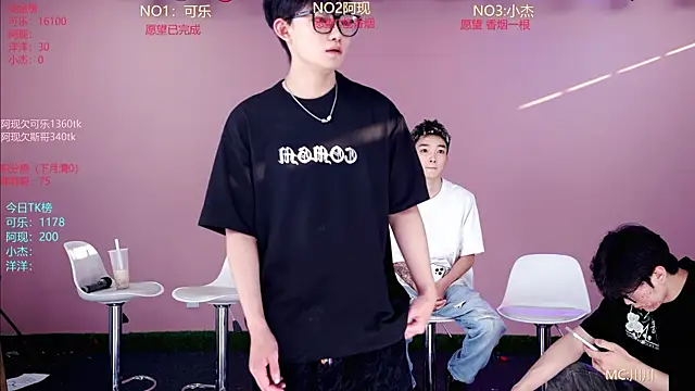w-lucky02 online show from 05-10-26, 10:19