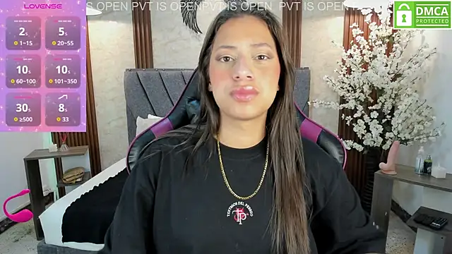 Snapshot of Atiena_ chatting on 05-06-26, 04:11 Atiena online show from 05-06-26, 04:11