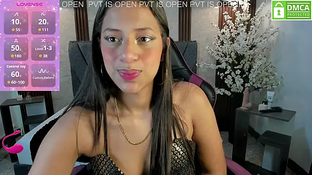 Snapshot of Atiena_ chatting on 05-01-26, 11:10 Atiena online show from 05-01-26, 11:10