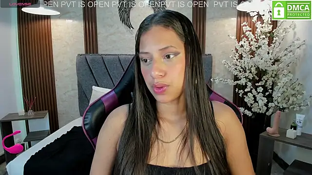 Snapshot of Atiena_ chatting on 05-02-26, 11:48 Atiena online show from 05-02-26, 11:48