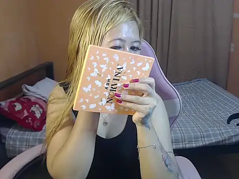 yourlenda online show from 05-25-26, 01:27