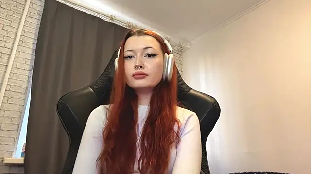 LaurenGoodhart online show from 04-09-26, 03:07