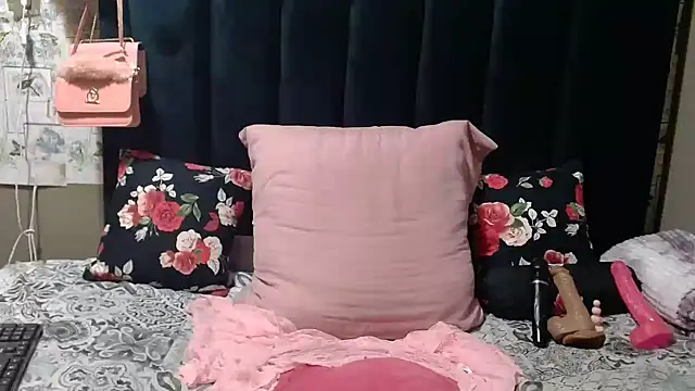 Snapshot of PinkyxGodess chatting on 05-18-26, 10:58 PinkyxGodess online show from 05-18-26, 10:58