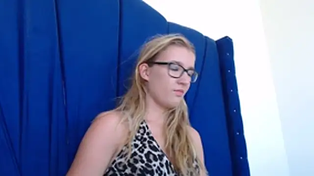 Yennyloves online show from 04-03-26, 08:15