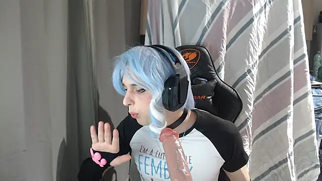 Snapshot of LuunaUwU chatting on 04-03-26, 09:54 LuunaUwU online show from 04-03-26, 09:54