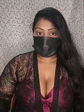 Snapshot of Romantic_Woman chatting on 06-06-26, 06:57 Romantic Woman online show from 06-06-26, 06:57