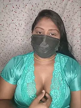 Snapshot of Romantic_Woman chatting on 06-28-26, 06:03 Romantic Woman online show from 06-28-26, 06:03
