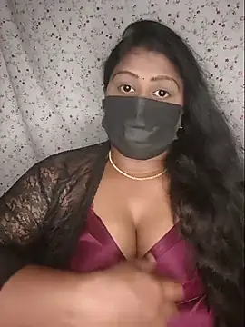 Snapshot of Romantic_Woman chatting on 07-14-26, 05:52 Romantic Woman online show from 07-14-26, 05:52
