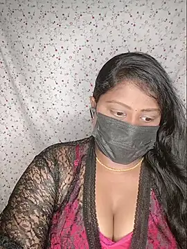 Snapshot of Romantic_Woman chatting on 07-16-26, 07:44 Romantic Woman online show from 07-16-26, 07:44