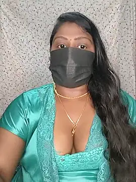 Snapshot of Romantic_Woman chatting on 06-12-26, 06:49 Romantic Woman online show from 06-12-26, 06:49