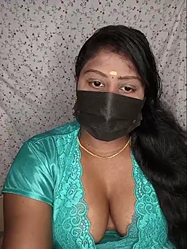 Romantic Woman online show from 05-17-26, 05:02