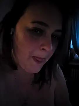Snapshot of nika-W chatting on 05-18-26, 04:07 nika-W online show from 05-18-26, 04:07