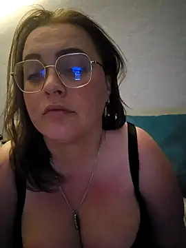 Snapshot of nika-W chatting on 05-10-26, 09:27 nika-W online show from 05-10-26, 09:27