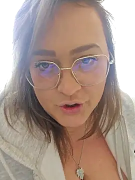 Snapshot of nika-W chatting on 04-26-26, 10:01 nika-W online show from 04-26-26, 10:01
