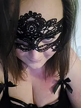 Snapshot of nika-W chatting on 04-19-26, 06:54 nika-W online show from 04-19-26, 06:54