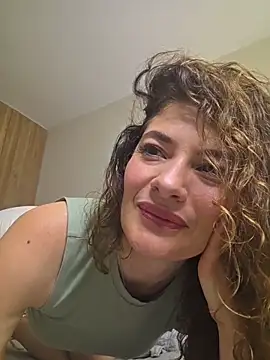 Snapshot of CelineBoyer_ chatting on 06-21-26, 04:46 CelineBoyer online show from 06-21-26, 04:46