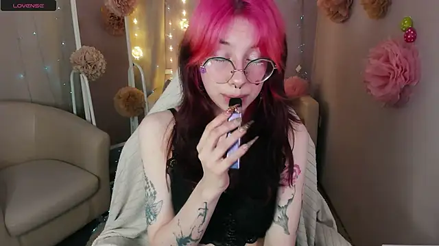 Alice Nyx online show from 04-04-26, 08:26