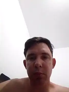 Roger1986  online show from 04-09-26, 02:46