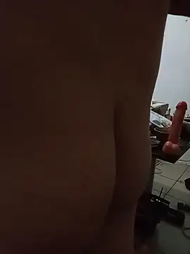 Snapshot of eroos_twink chatting on 02-20-26, 06:26 eroos twink online show from 02-20-26, 06:26