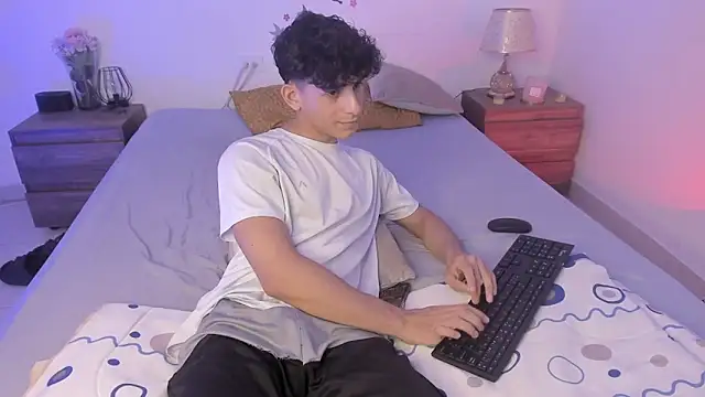 Alazbel8 online show from 05-31-26, 06:09