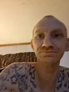 Snapshot of travisrwade chatting on 04-06-26, 04:41 travisrwade online show from 04-06-26, 04:41