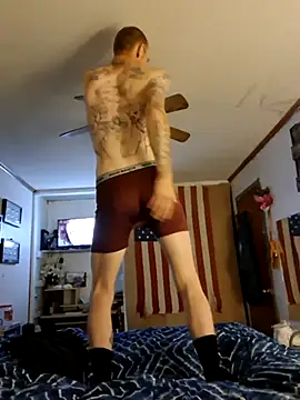 Snapshot of travisrwade chatting on 04-07-26, 01:13 travisrwade online show from 04-07-26, 01:13