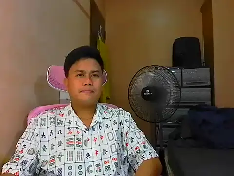 Snapshot of tipsy_butter chatting on 05-21-26, 03:20 tipsy butter online show from 05-21-26, 03:20