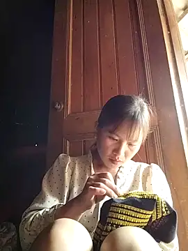 Snapshot of Yo-must chatting on 04-13-26, 02:48 Yo-must online show from 04-13-26, 02:48