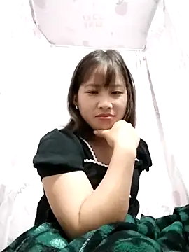 Snapshot of Yo-must chatting on 04-19-26, 10:12 Yo-must online show from 04-19-26, 10:12