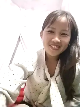 Snapshot of Yo-must chatting on 04-24-26, 07:21 Yo-must online show from 04-24-26, 07:21