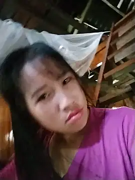Snapshot of Yo-must chatting on 05-28-26, 05:04 Yo-must online show from 05-28-26, 05:04