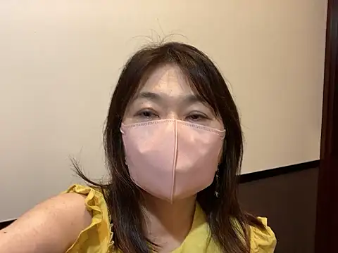 Snapshot of lemonade_madame chatting on 06-10-26, 12:45 lemonade madame online show from 06-10-26, 12:45