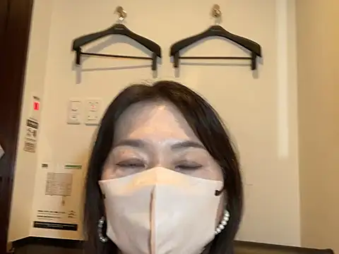 Snapshot of lemonade_madame chatting on 06-27-26, 10:21 lemonade madame online show from 06-27-26, 10:21