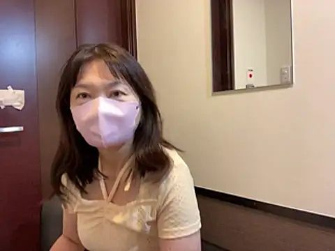 Snapshot of lemonade_madame chatting on 07-31-26, 04:45 lemonade madame online show from 07-31-26, 04:45
