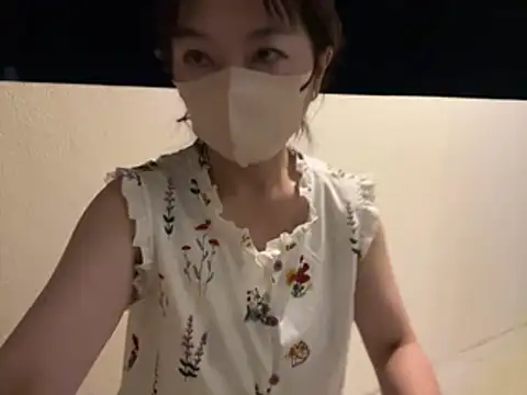 Snapshot of lemonade_madame chatting on 07-30-26, 12:15 lemonade madame online show from 07-30-26, 12:15
